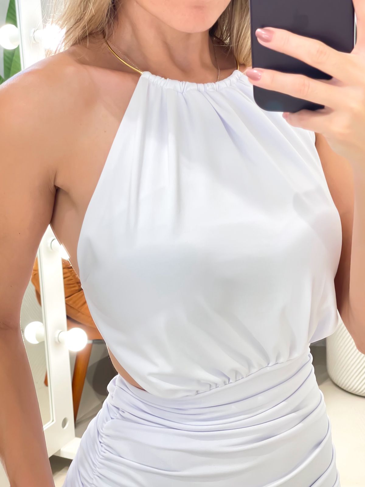 Vestido Curto em Malha Romantic Costas Nua Plissado com Argola Edvania Ref. 1846